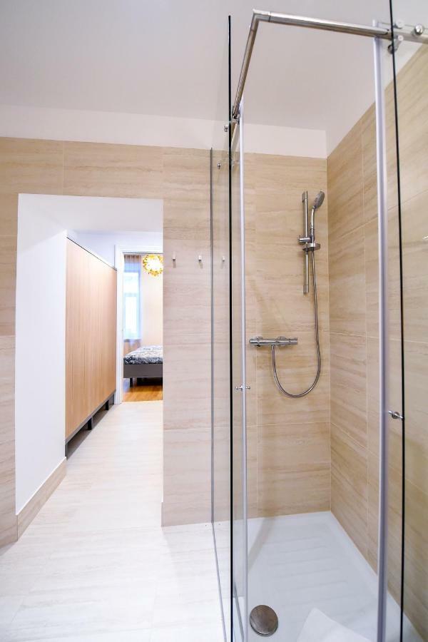 City Centre Chic Apartment Ljubljana 1/4 ภายนอก รูปภาพ
