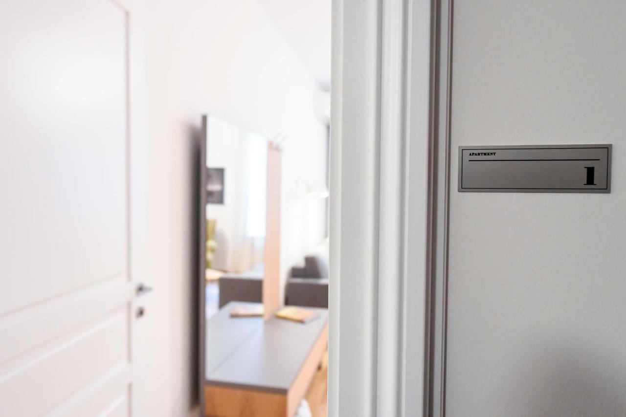 City Centre Chic Apartment Ljubljana 1/4 ภายนอก รูปภาพ
