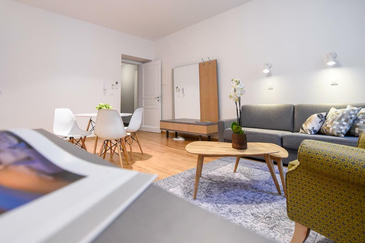 City Centre Chic Apartment Ljubljana 1/4 ภายนอก รูปภาพ